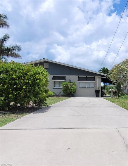 9 W Pelican St, Naples, FL 34113