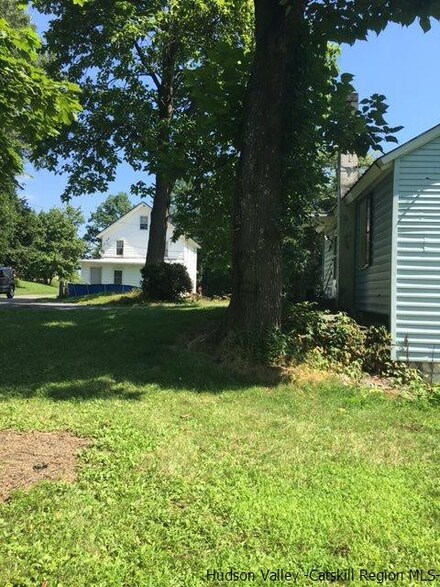 67 Chestnut Ln Unit 69, Milton, NY 12547