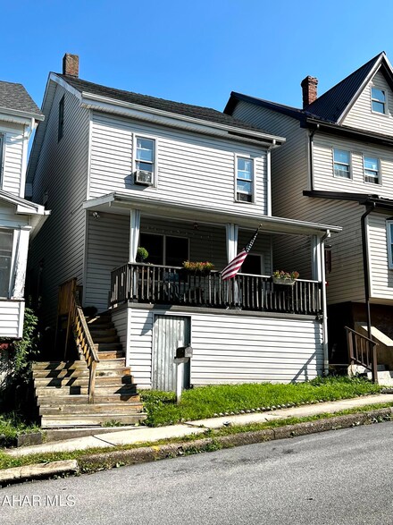 720 N 7th Ave, Altoona, PA 16601