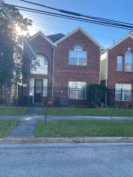 1711 Aden Mist Dr, Houston, TX 77003