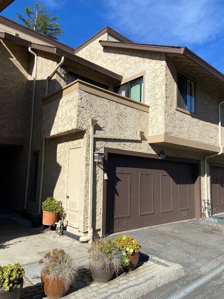 3033 Arlington Dr, Aptos, CA 95003