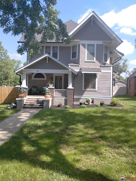 803 6th St, Fairbury, NE 68352