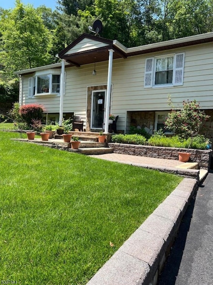 18 Up High Crest Rd, West Milford Twp., NJ 07480