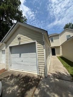 8666 Roanoke Dr, Charleston, SC 29406