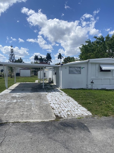 1 Ricks Dr, Lake Worth, FL 33463