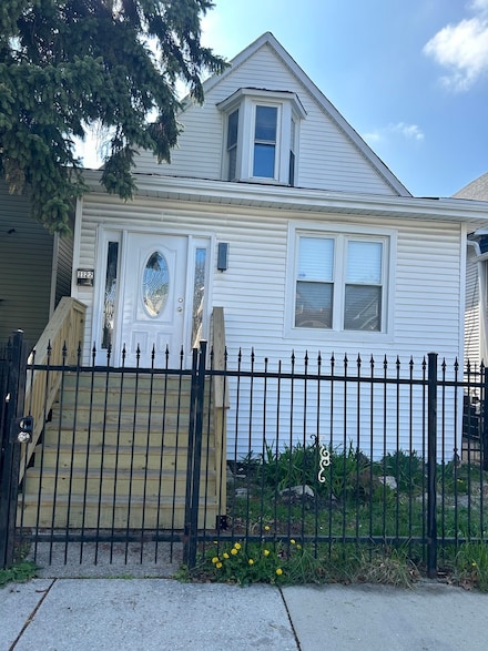 1122 N Mason Ave, Chicago, IL 60651