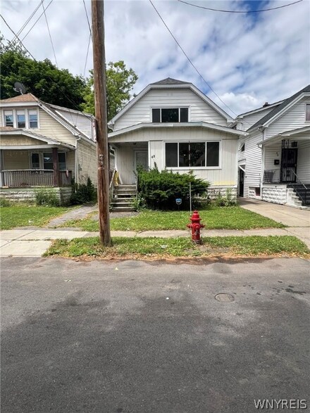 48 Zelmer St, Buffalo, NY 14211