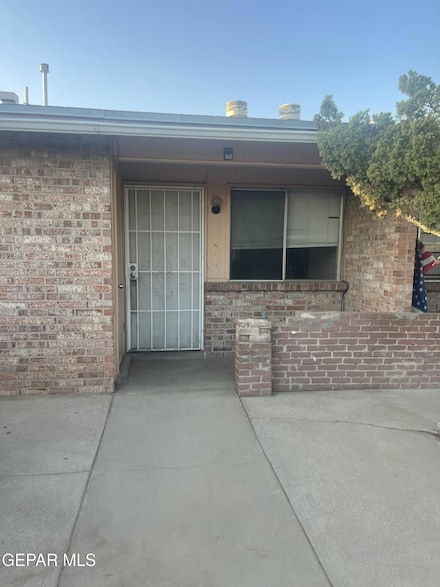 2820 E Glen Dr Unit AB, El Paso, TX 79936