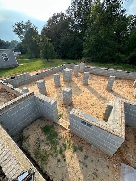 111 Legacy Ln, Eden, NC 27288