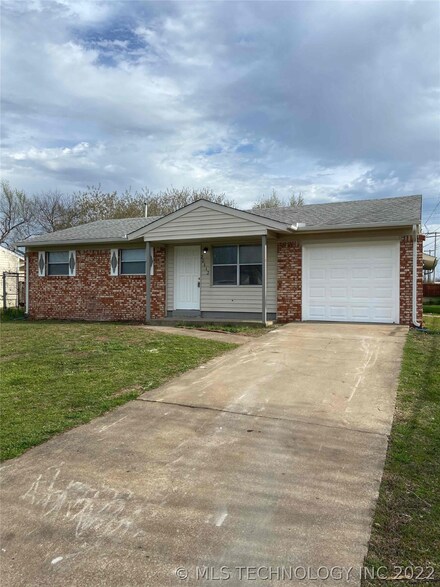 20112 E 2nd St, Tulsa, OK 74108