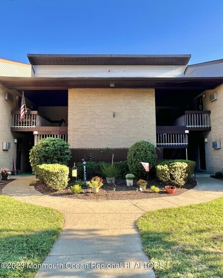 1 Wild Turkey Way Unit G, Manalapan, NJ 07726