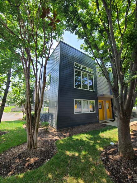 221 S 11th St, Nashville, TN 37206