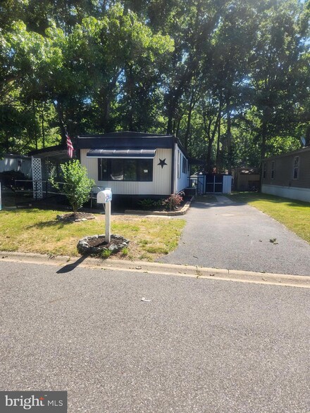 15 Elmwood Dr, Pittsgrove, NJ 08318