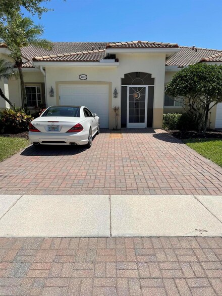 9922 Galleon Dr, West Palm Beach, FL 33411