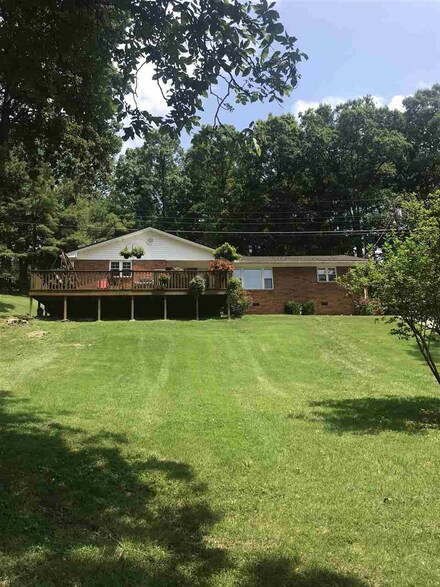728 W Alexander Ct, Ashland, KY 41102
