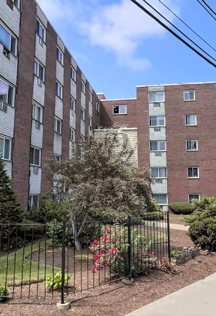 215 Winter St Unit 4G, Weymouth, MA 02188