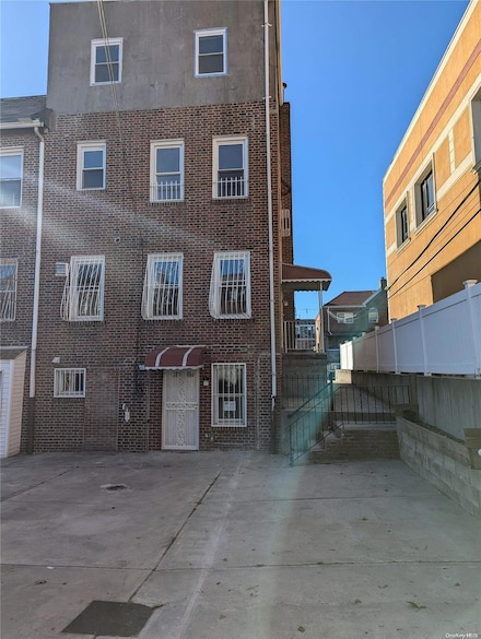33-17 72nd St Unit 1st fl - rear, Jackson Heights, NY 11372
