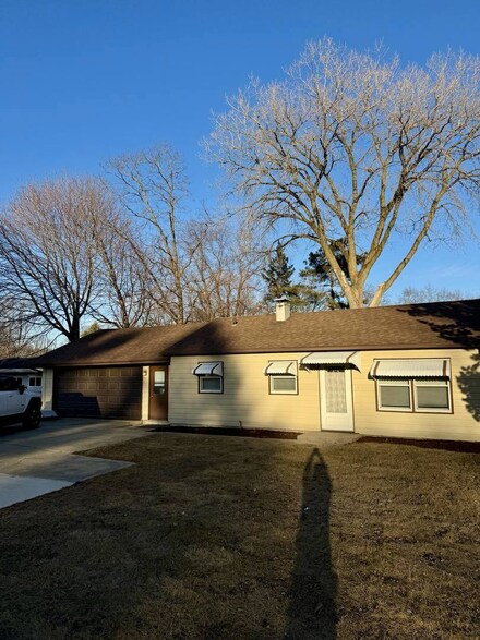 2117 N Alpine Rd, Rockford, IL 61107