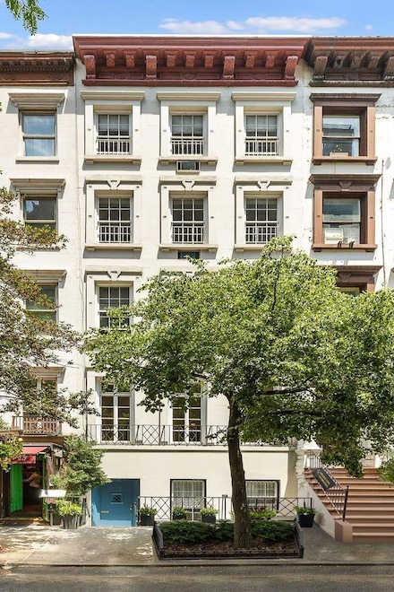 27 E 73rd St, New York, NY 10021