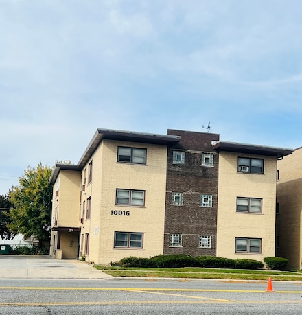 10016 S Pulaski Rd Unit 3, Oak Lawn, IL 60453