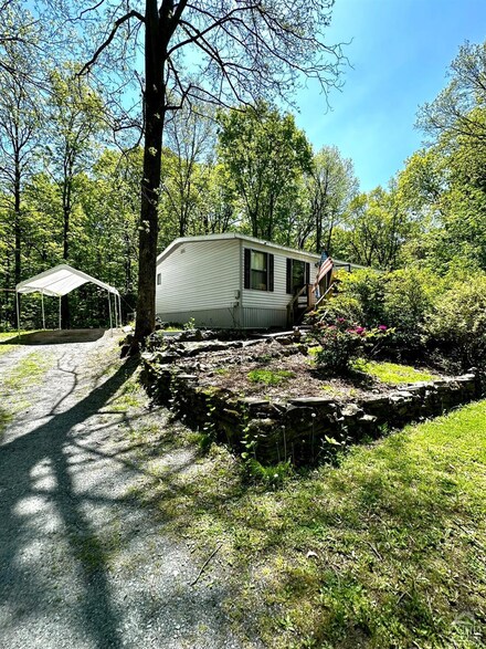 444 Lime Kiln Rd, West Coxsackie, NY 12192