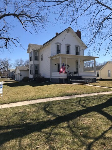 330 N Melvin St, Gibson City, IL 60936
