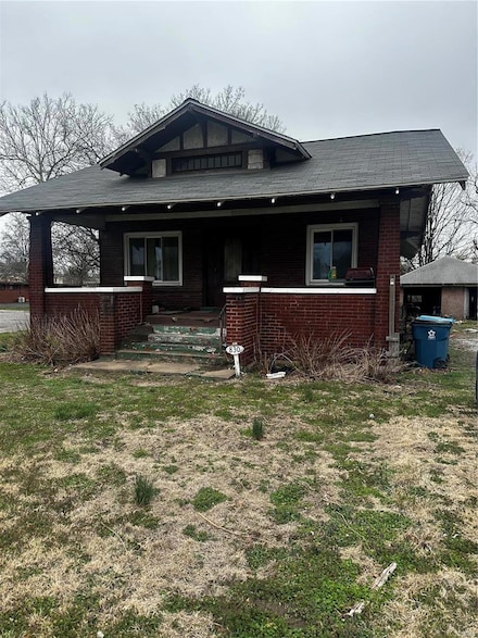 830 N Wood River Ave, Wood River, IL 62095