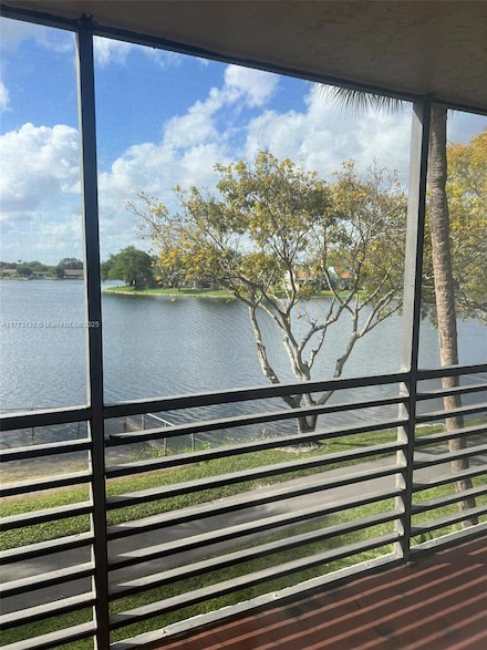 1100 Colony Point Cir Unit 201, Pembroke Pines, FL 33026
