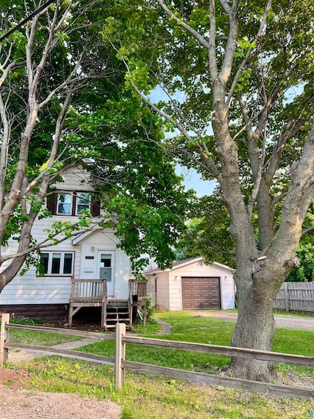 6512 Raleigh St, Duluth, MN 55807
