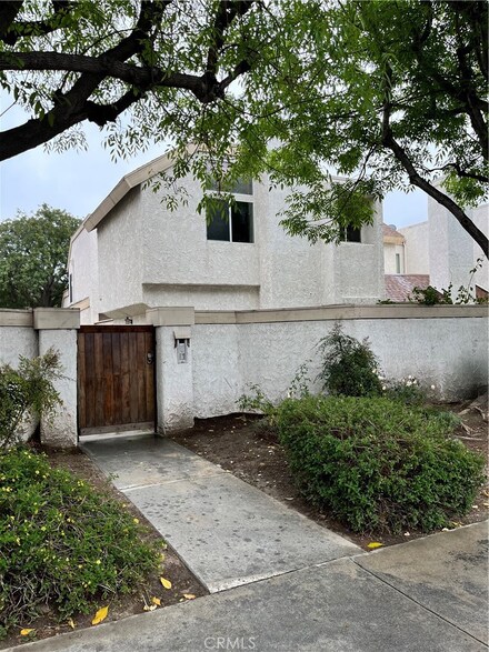 10420 Zelzah Ave Unit C, Porter Ranch, CA 91326