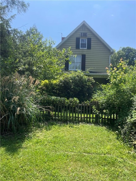 1213 Mccormick Ave, Connellsville, PA 15425