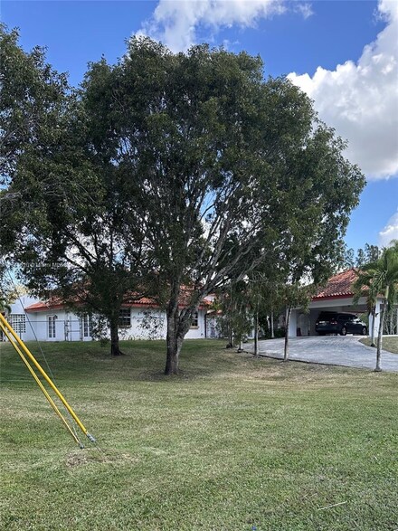 18901 SW 53rd St, Southwest Ranches, FL 33332