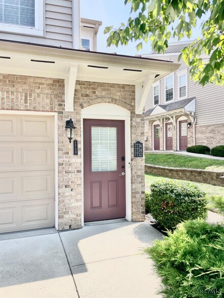 7738 Bridge Point Dr, Cincinnati, OH 45248