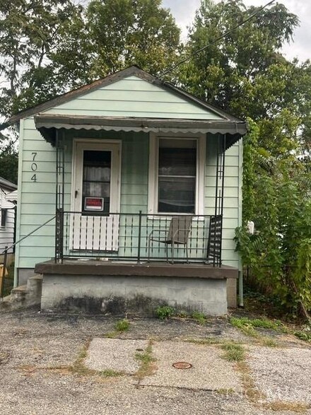 704 Elm Ct, Wyoming, OH 45215