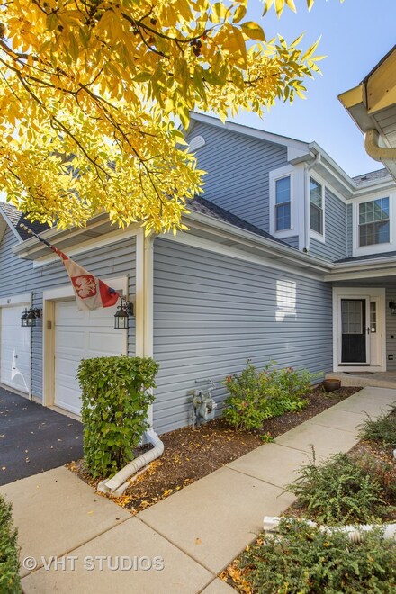 165 Northlight Passe, Lake In the Hills, IL 60156