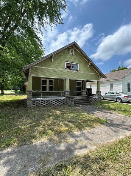 921 S 21st N A, Parsons, KS 67357