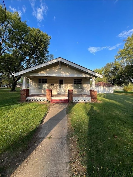 412 N 9th St, Humboldt, KS 66748