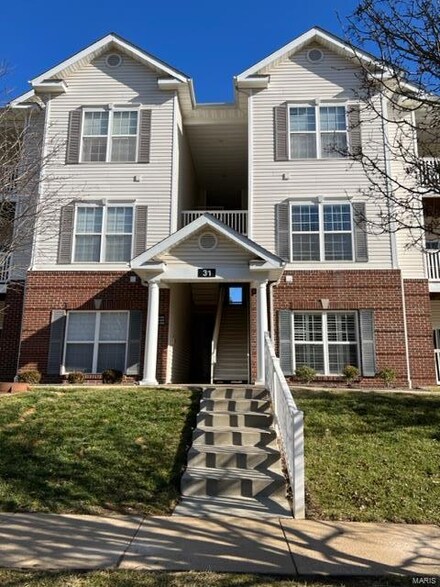 31 Kassebaum Ln Unit 100, Saint Louis, MO 63129