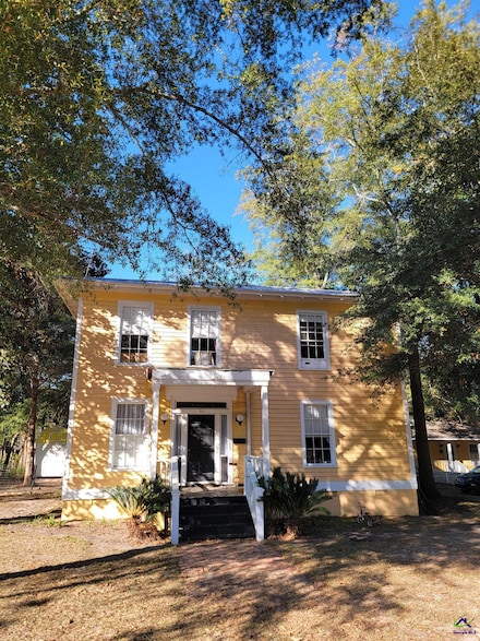 66 Merritt St, Hawkinsville, GA 31036