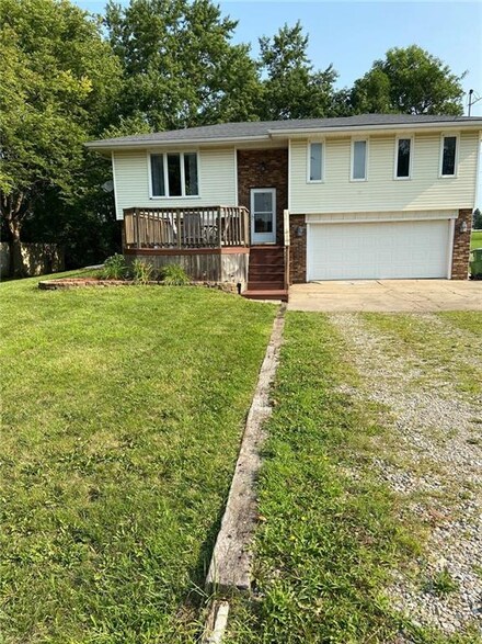 33051 Finestead Dr, Granger, IA 50109