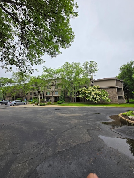 3801 W 98th St Unit 109, Bloomington, MN 55431