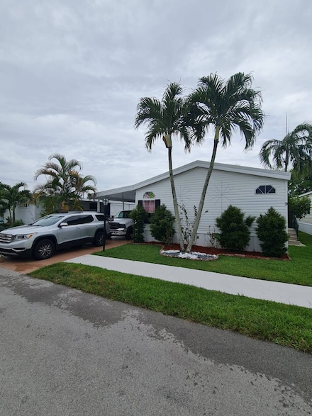 9 Holly Ln Unit 8-12, Davie, FL 33325