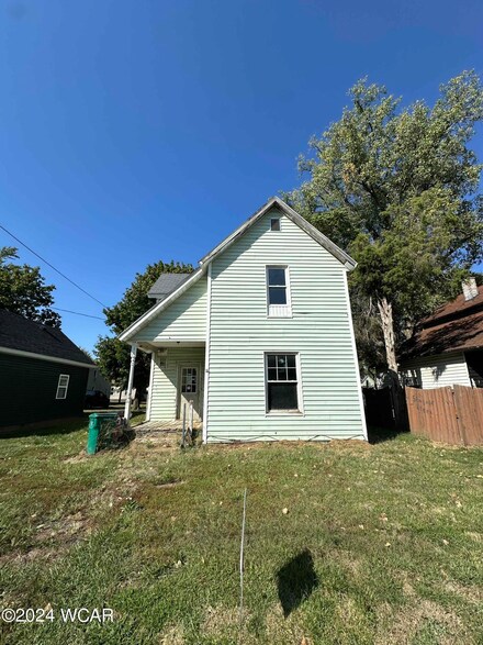 905 E 2nd St, Lima, OH 45804
