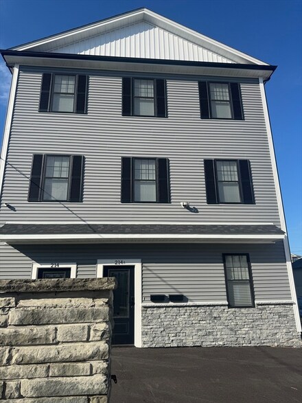 214 Horton St, Fall River, MA 02723