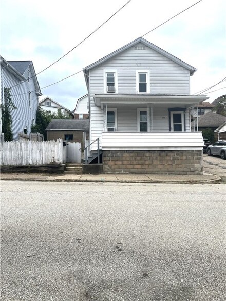 617 E 8th Ave, Tarentum, PA 15084