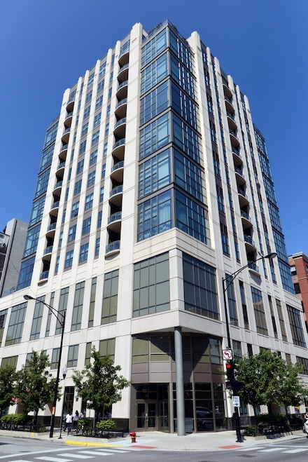 150 W Superior St Unit 1103, Chicago, IL 60654