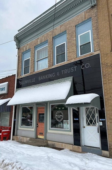 28 E Main St, Glenville, WV 26351