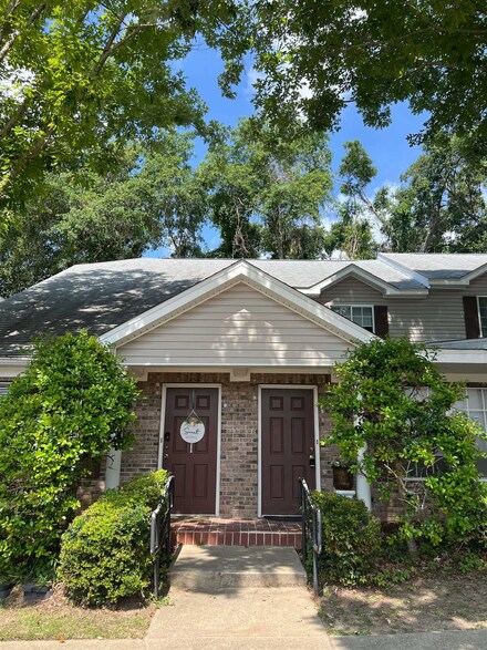 2738 W Tharpe St Unit 902, Tallahassee, FL 32303