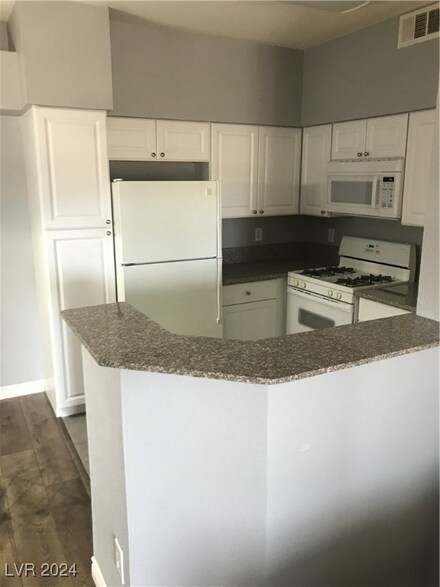 5415 W Harmon Ave Unit 1047, Las Vegas, NV 89103