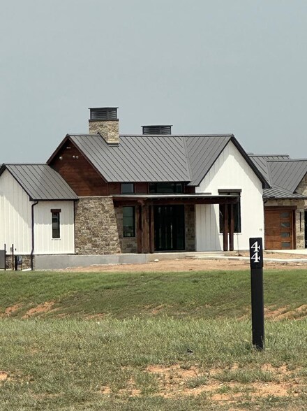 103 Baurenhof Ct Unit 44, Fredericksburg, TX 78624